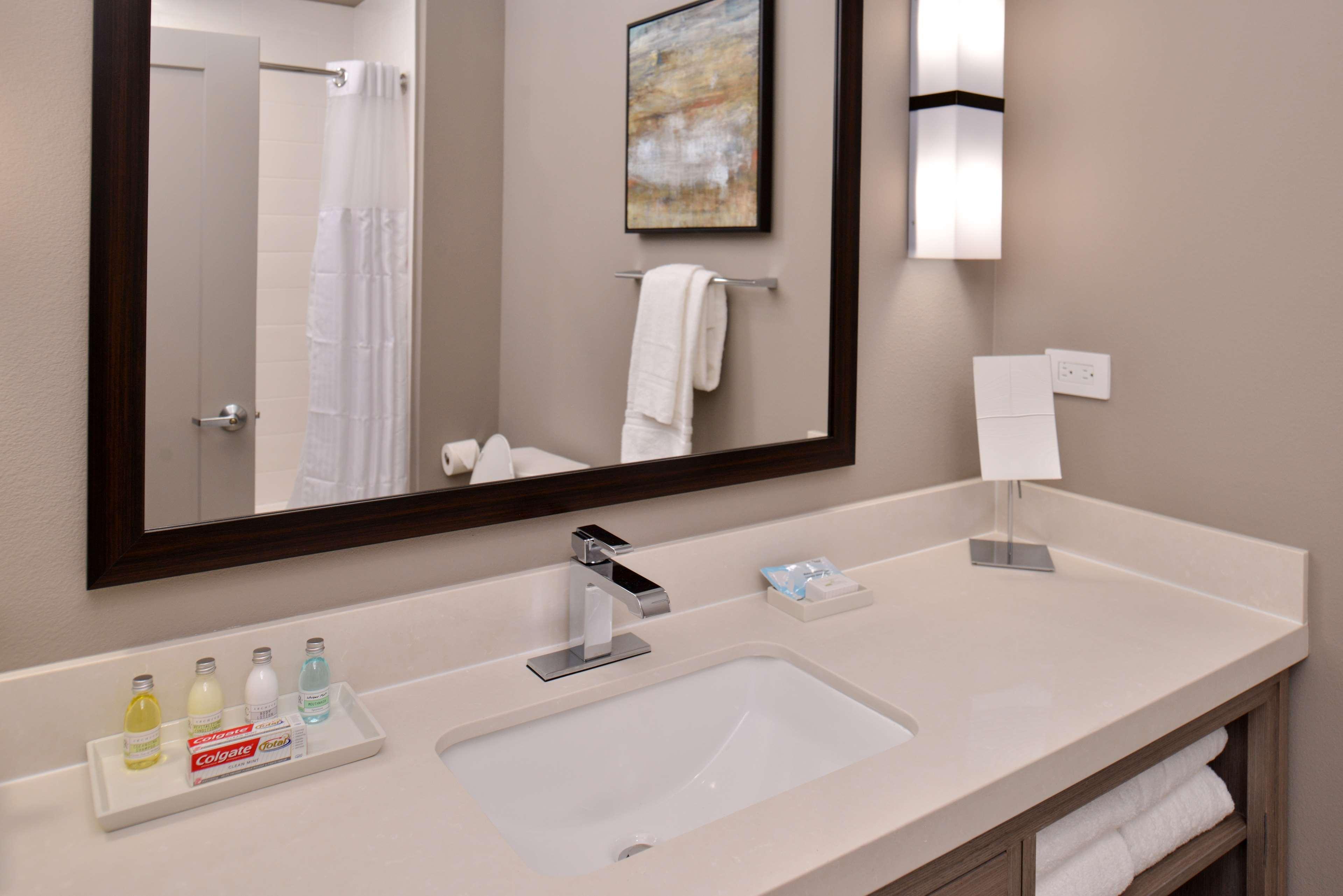Wyndham Garden Katy Hotel Екстериор снимка