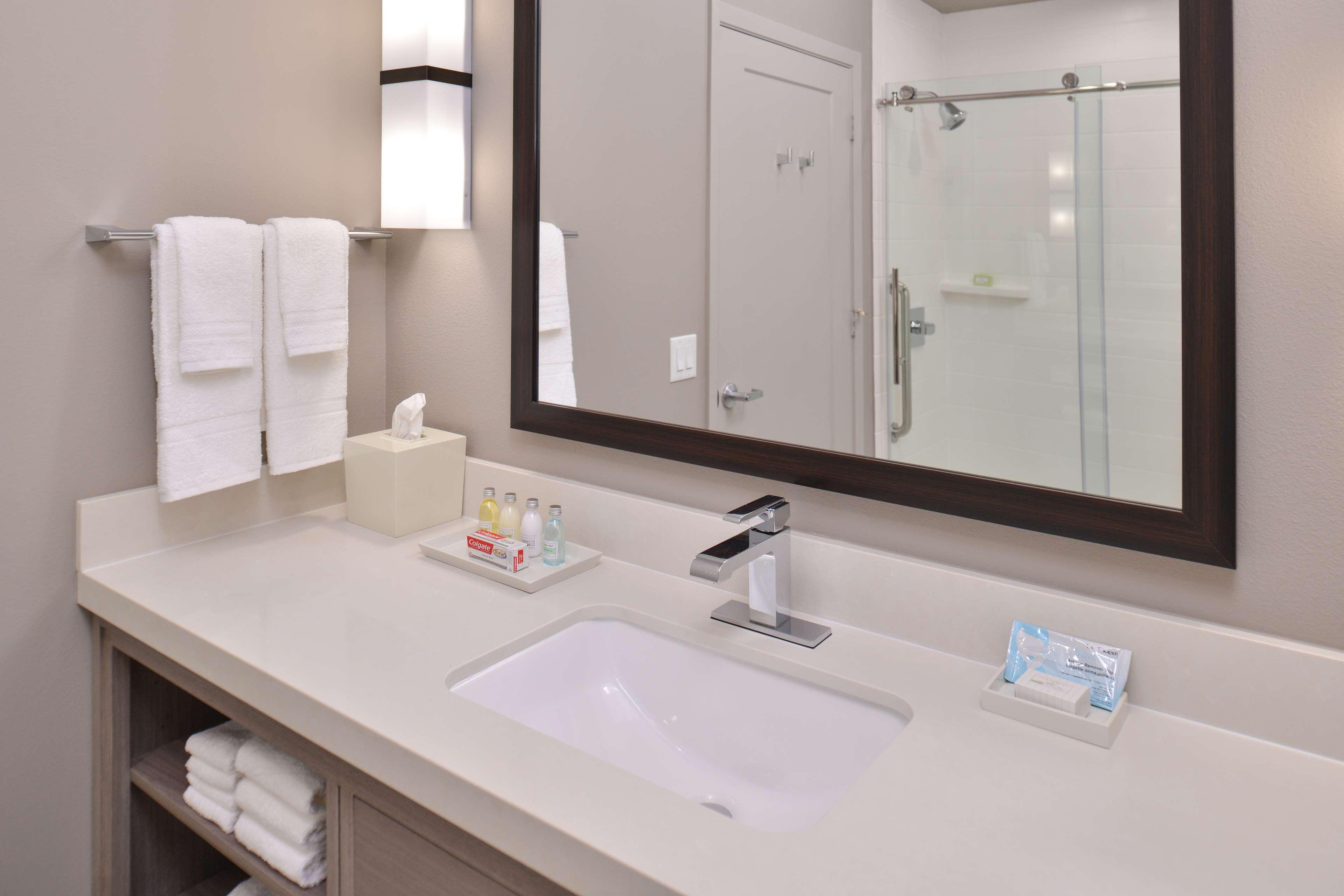 Wyndham Garden Katy Hotel Екстериор снимка